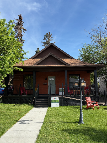 Moss Postpartum House, Calgary
